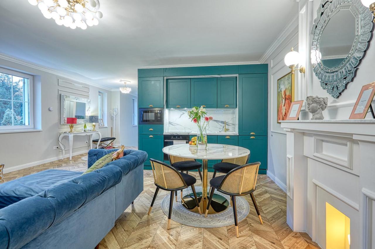 The Doors Luxury Apartment Мошонмадьяровар Экстерьер фото